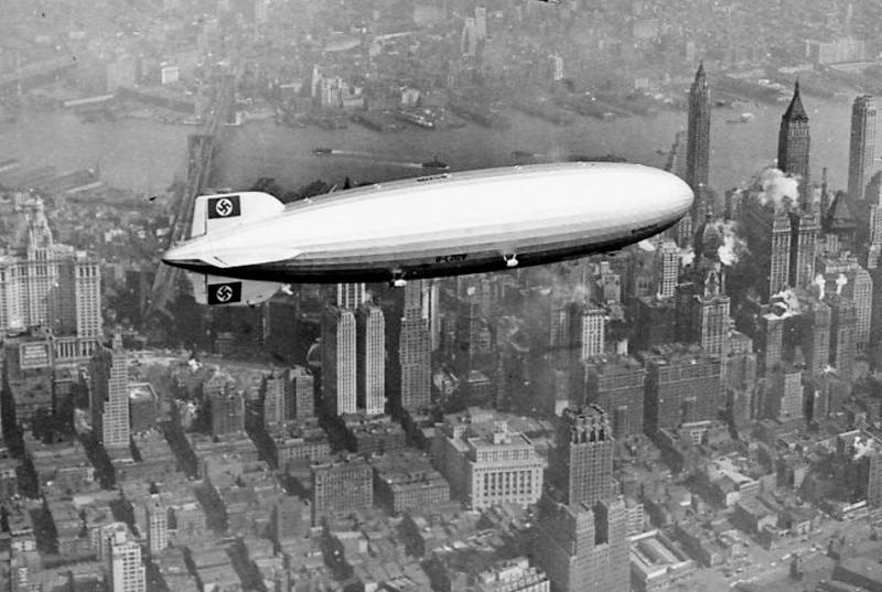Hindenburg nad Nowym Jorkiem. Foto: By Associated Press via Wikimedia Commons